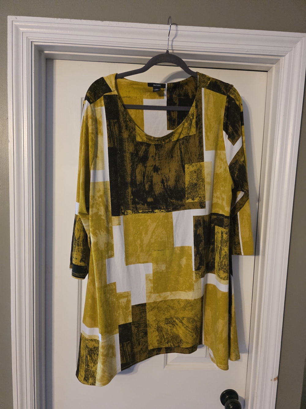 Alfani Mustard & Black Geometric 3/4 Sleeve Tunic